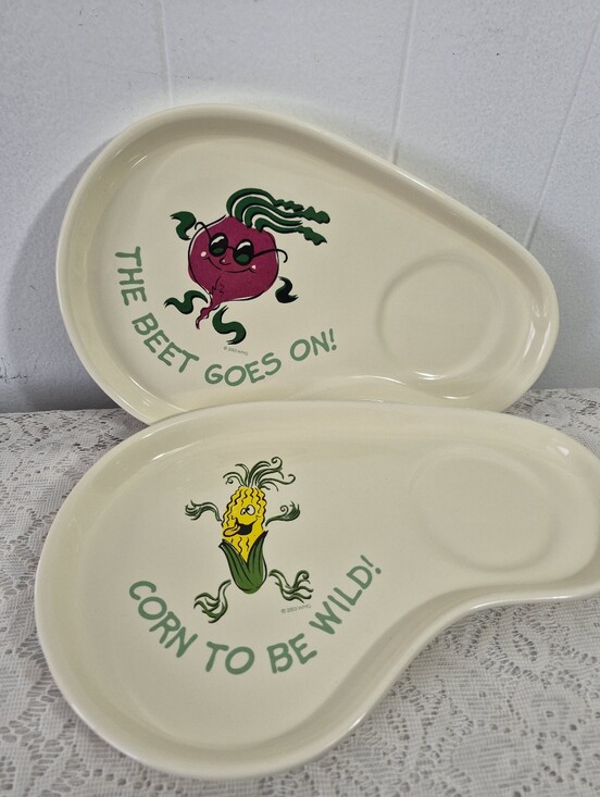 Other - Vintage Veggie Plates